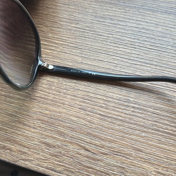Chanel sunglasses - Picture 5 of 6